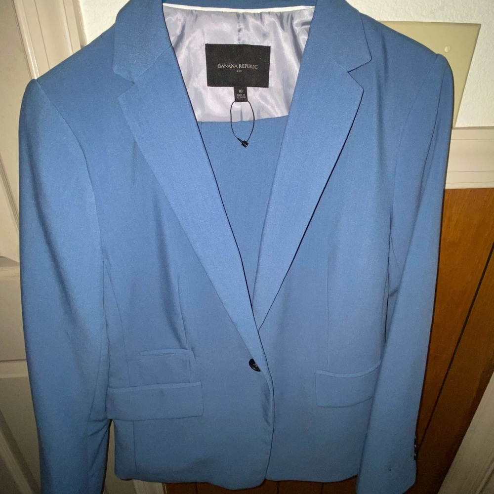 Light blue Banana Republic women’s pantsuit